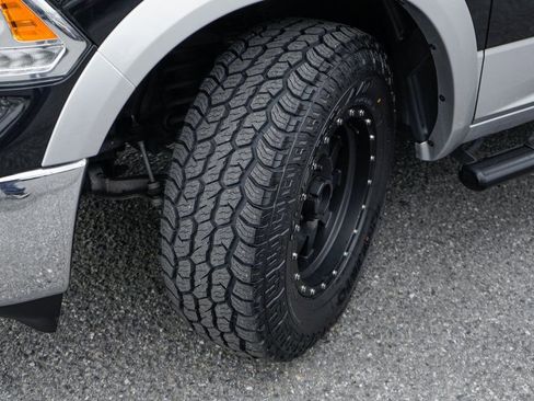 Used 2018 RAM 1500 Laramie image 44