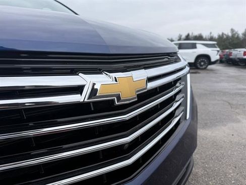 Used 2023 Chevrolet Equinox Premier image 8
