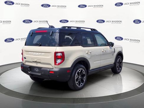 Certified 2025 Ford Bronco Sport Outer Banks w/ Outer Banks Tech Package+ AWD/4WD image 5