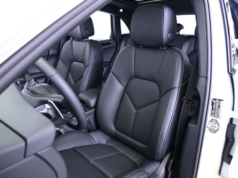 Certified 2025 Porsche Macan image 38