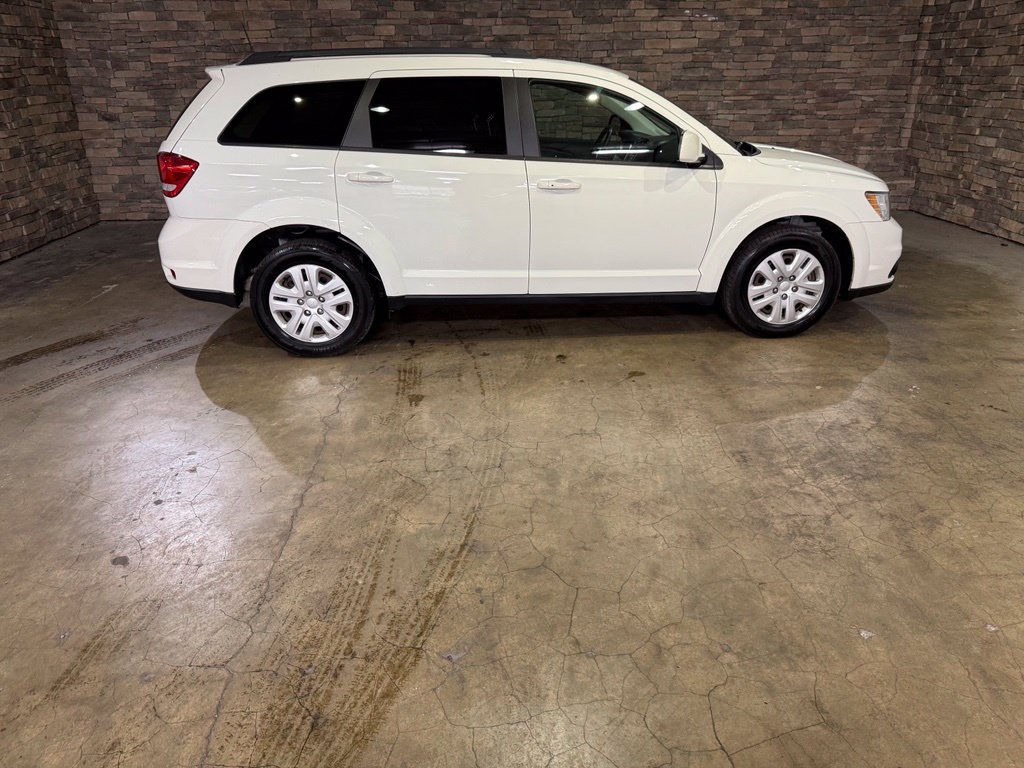 Used 2019 Dodge Journey SE w/ Connectivity Group FWD image 10