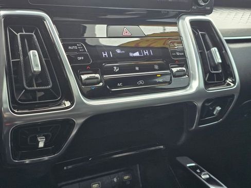 Certified 2023 Kia Sorento SX image 35