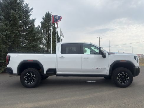 Used 2026 GMC Sierra 2500 AT4X AWD/4WD image 8