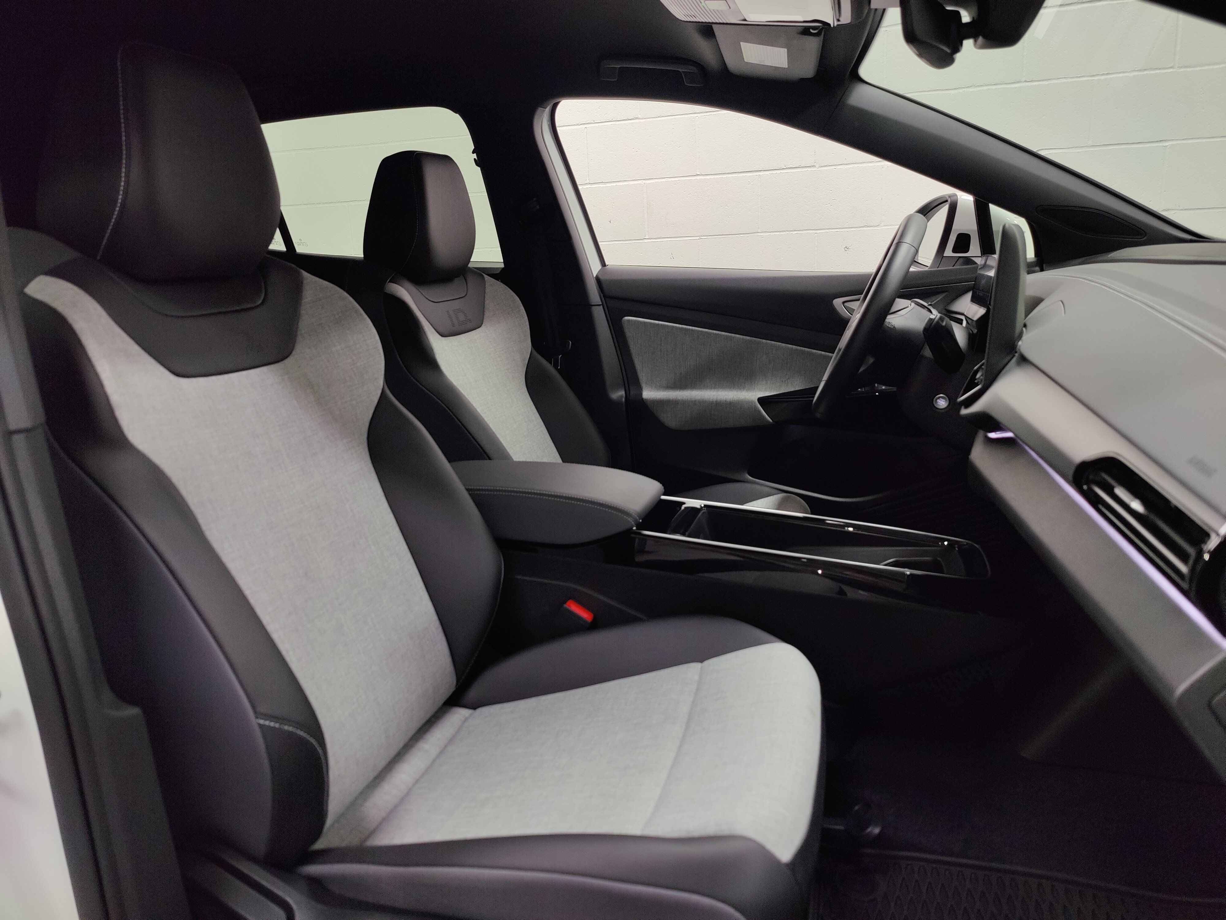 Used 2025 Volkswagen ID.4 Pro RWD image 4
