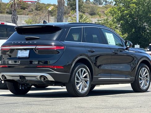 Certified 2025 Lincoln Corsair AWD w/ Equipment Group 101A image 3