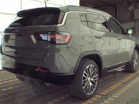 Used 2022 Jeep Compass Limited w/ Elite Group AWD/4WD image 4