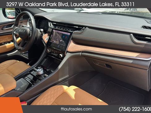 Used 2022 Jeep Grand Cherokee Summit w/ Luxury Tech Group V image 56