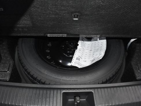 New 2026 Volkswagen Tiguan SE image 25