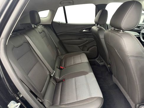 Certified 2024 Chevrolet Trax LT w/ LT Convenience Package image 18