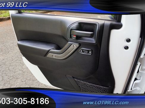 Used 2015 Jeep Wrangler Unlimited Sport w/ Quick Order Package 24S AWD/4WD image 30