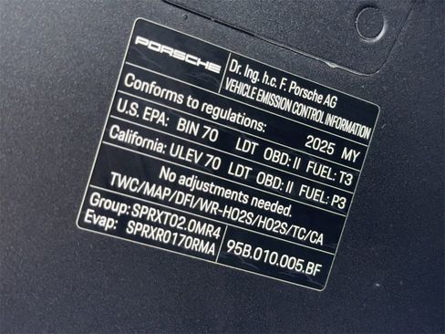 Used 2025 Porsche Macan w/ Premium Package Plus image 59