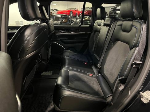 Used 2024 Jeep Grand Cherokee Trailhawk image 28