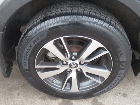 Used 2017 Toyota RAV4 XLE w/ Plus Extra Value Package image 7