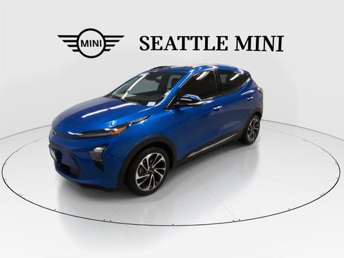 Used 2022 Chevrolet Bolt EUV Premier w/ Sun & Sound Package image 5