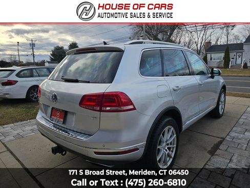 Used 2017 Volkswagen Touareg Executive image 34