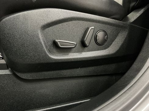 Used 2022 Ford Edge Titanium AWD/4WD image 17