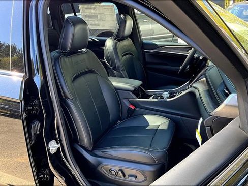 New 2025 Jeep Grand Cherokee Overland image 27