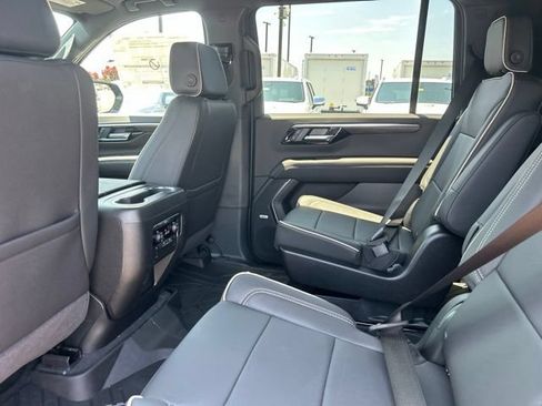 New 2026 Chevrolet Suburban Premier w/ Sun And Tow Package AWD/4WD image 29