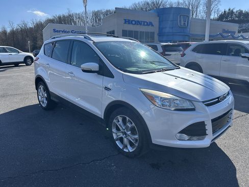 Used 2016 Ford Escape Titanium image 2