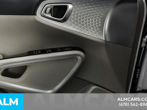 Used 2025 Kia Soul LX image 46