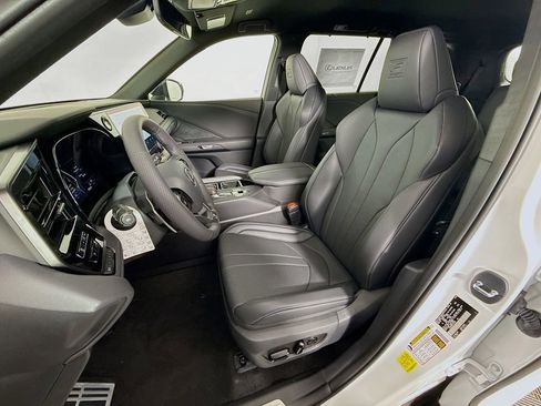 New 2026 Lexus TX 500h AWD image 16