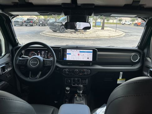 New 2025 Jeep Gladiator Sport image 31