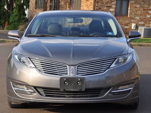 Used 2014 Lincoln MKZ w/ Equipment Group 101A Select FWD image 4