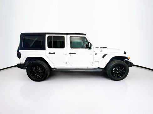 Used 2023 Jeep Wrangler Unlimited Sahara AWD/4WD image 10