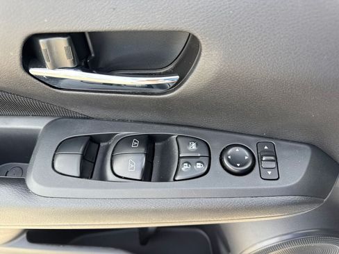 Used 2024 Nissan Kicks SV FWD image 18