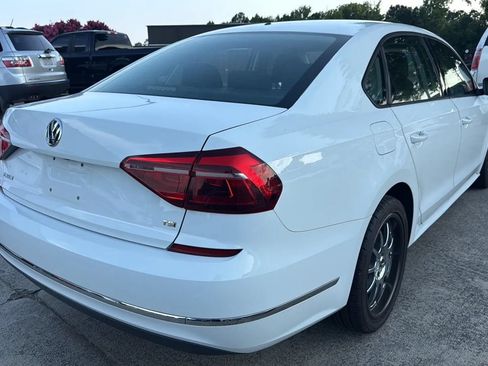 Used 2018 Volkswagen Passat 2.0T S FWD image 5