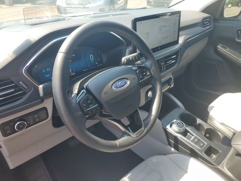 Used 2023 Ford Escape Platinum w/ Premium Technology Package image 27