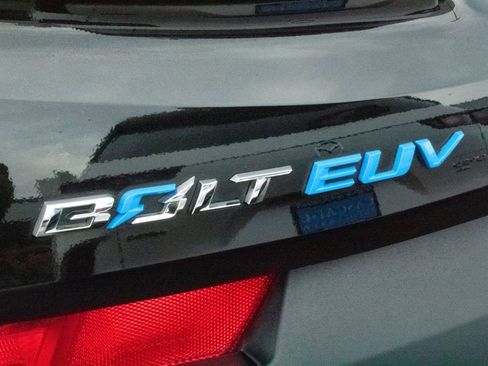 Used 2023 Chevrolet Bolt EUV LT w/ Driver Confidence Package image 29