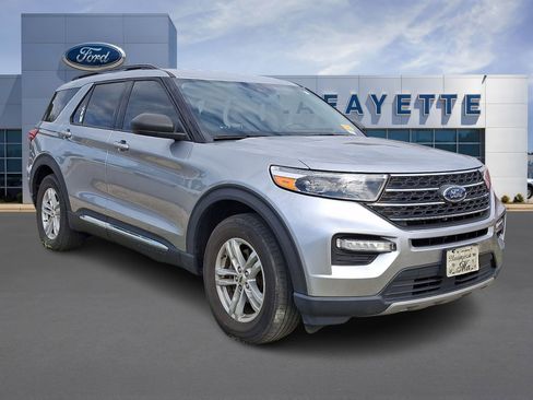 Used 2022 Ford Explorer XLT w/ Equipment Group 202A RWD image 1