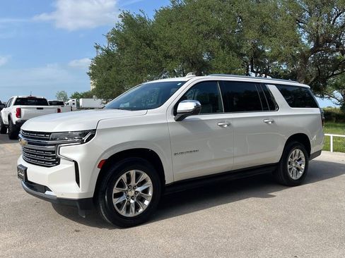 Used 2022 Chevrolet Suburban Premier RWD image 1