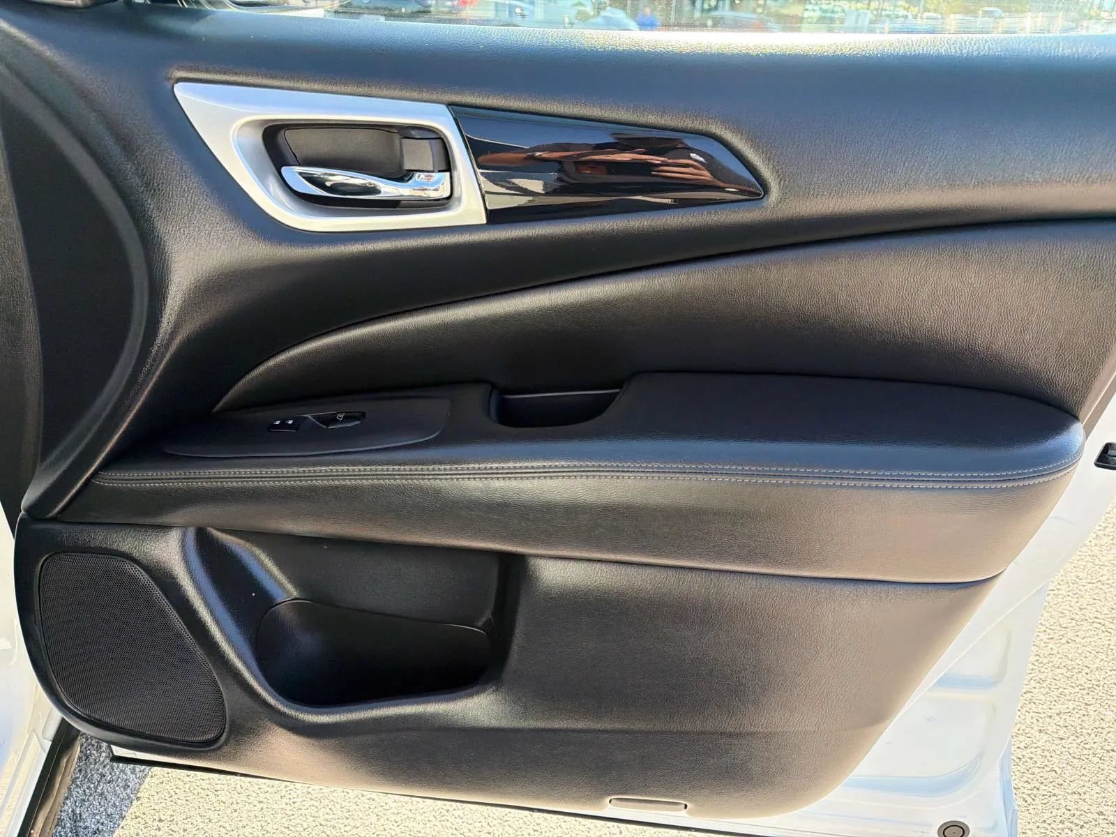 Used 2019 Nissan Pathfinder SV FWD image 24