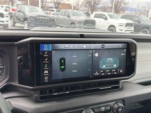 Used 2024 Jeep Wrangler Willys image 23