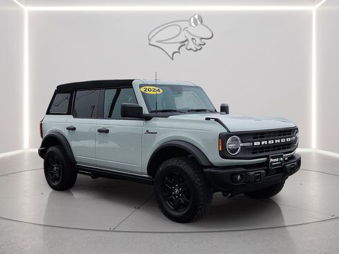 Certified 2024 Ford Bronco Black Diamond image 6