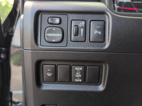 Used 2018 Toyota 4Runner Limited AWD/4WD image 23