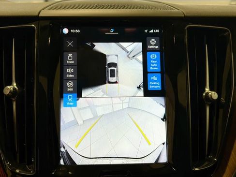 Used 2024 Volvo XC60 B5 Plus w/ Protection Package Premier AWD/4WD image 11