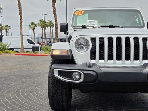 Used 2023 Jeep Gladiator Overland AWD/4WD image 10