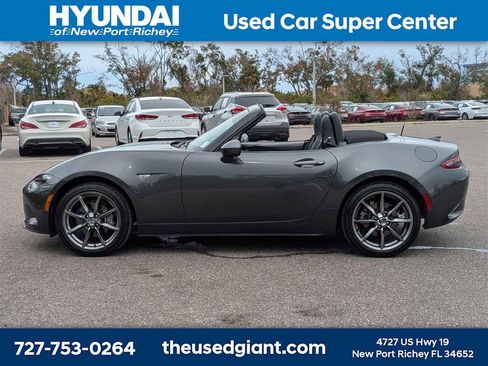 Used 2022 MAZDA MX-5 Miata Grand Touring image 2