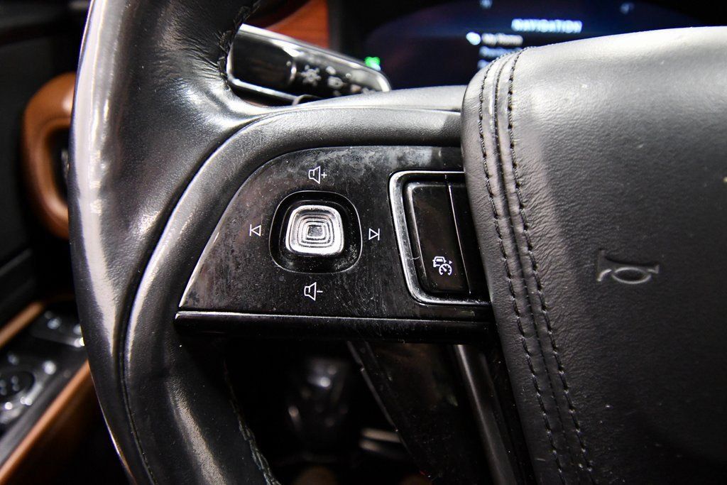 Used 2021 Lincoln Aviator Reserve AWD/4WD image 23