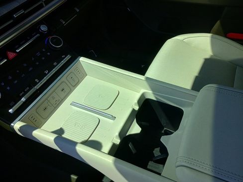 Used 2024 Hyundai Santa Fe Calligraphy image 35