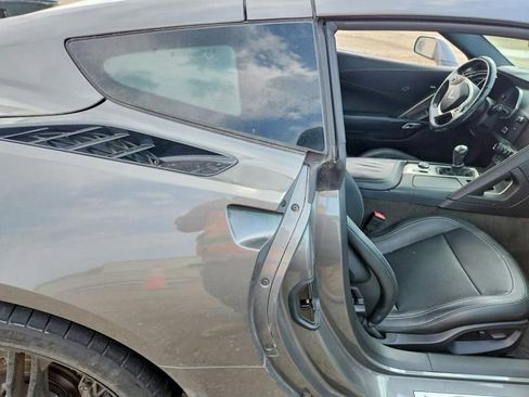 Used 2016 Chevrolet Corvette Stingray Coupe w/ Carbon Flash Badge Package image 10