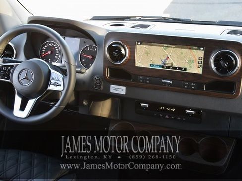 Used 2023 Mercedes-Benz Sprinter 3500 image 39