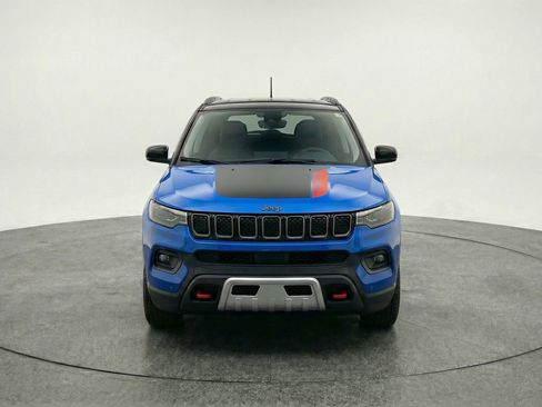 Used 2025 Jeep Compass Trailhawk image 2