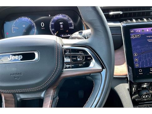 Certified 2025 Jeep Grand Cherokee Summit AWD/4WD image 27