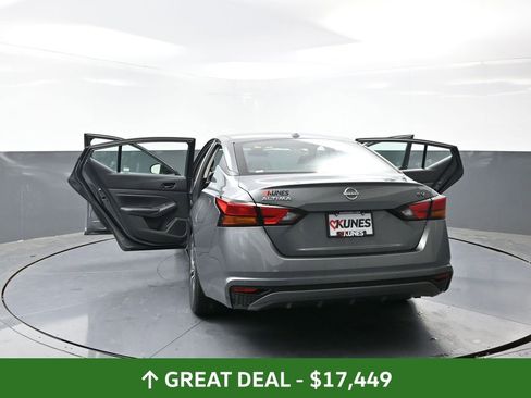 Used 2024 Nissan Altima 2.5 SV image 59
