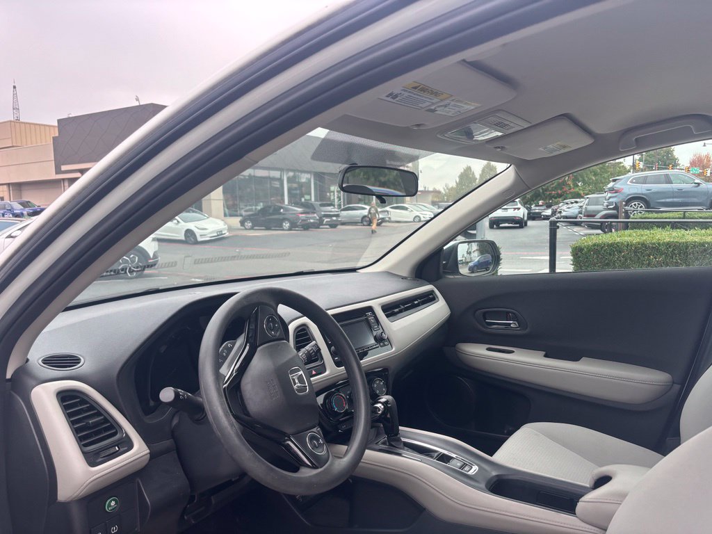 Used 2022 Honda HR-V LX image 5