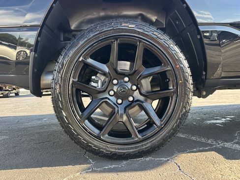 Used 2023 RAM 1500 Laramie AWD/4WD image 18